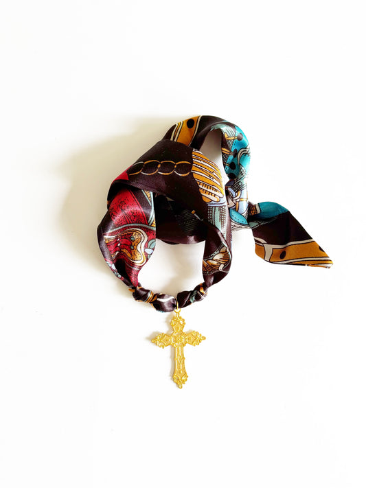 Medallion Silk Necklace |golden rule|
